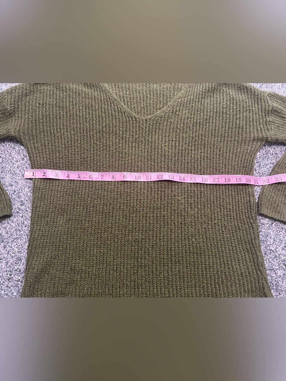 Charlotte Russe Olive V-Neck Ribbed Sweater - Picture 3 of 6